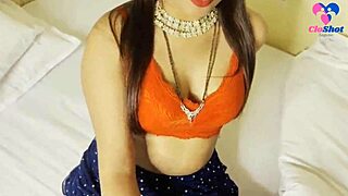 Best hindi sex video featuring an Indian aunty